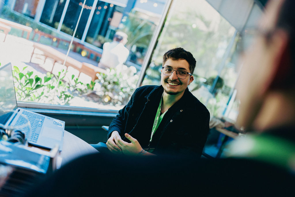 Contrate jovens talentos